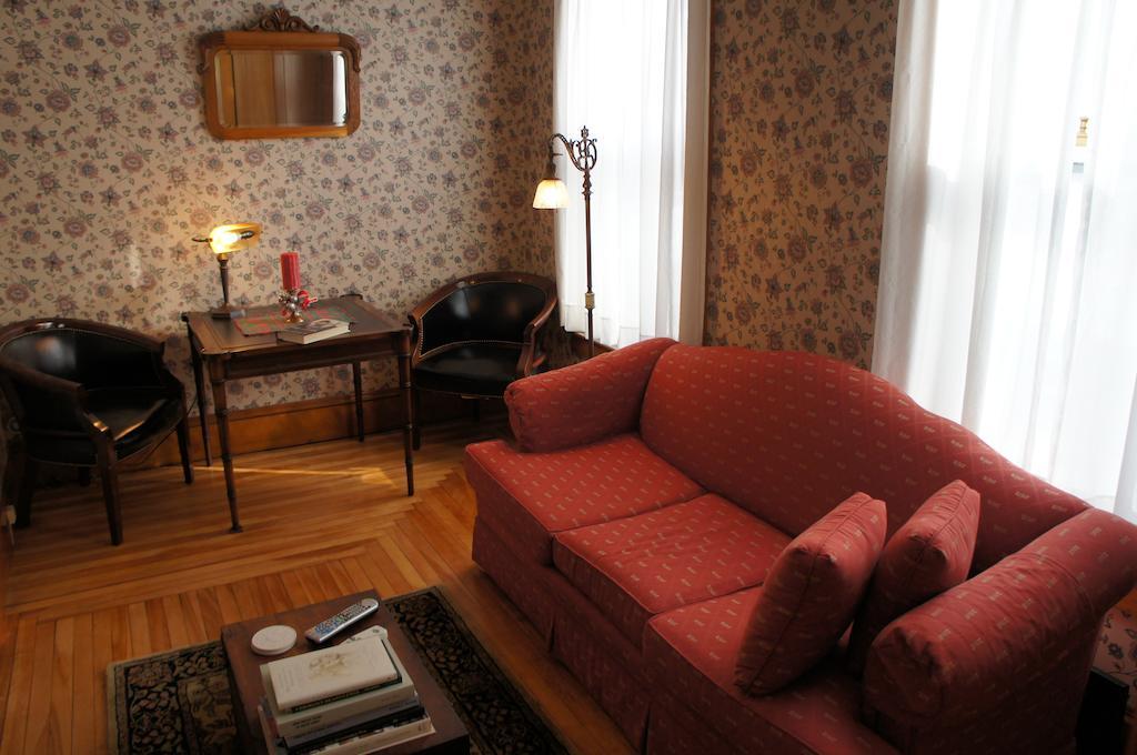 Maplecroft Bed & Breakfast Barre ภายนอก รูปภาพ