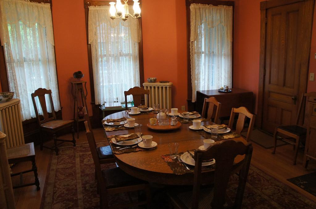 Maplecroft Bed & Breakfast Barre ภายนอก รูปภาพ