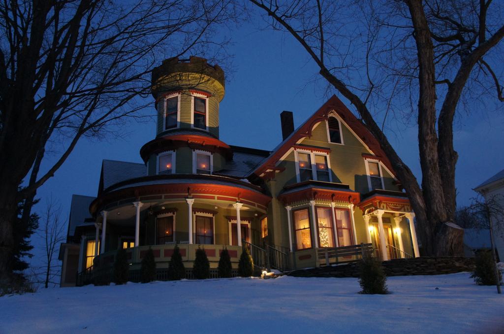 Maplecroft Bed & Breakfast Barre ภายนอก รูปภาพ