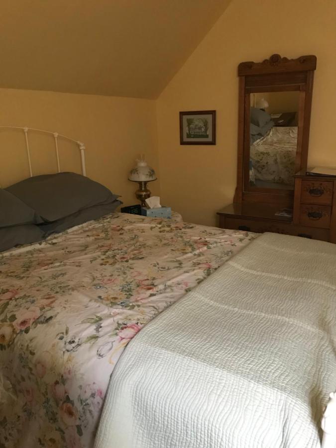 Maplecroft Bed & Breakfast Barre ภายนอก รูปภาพ